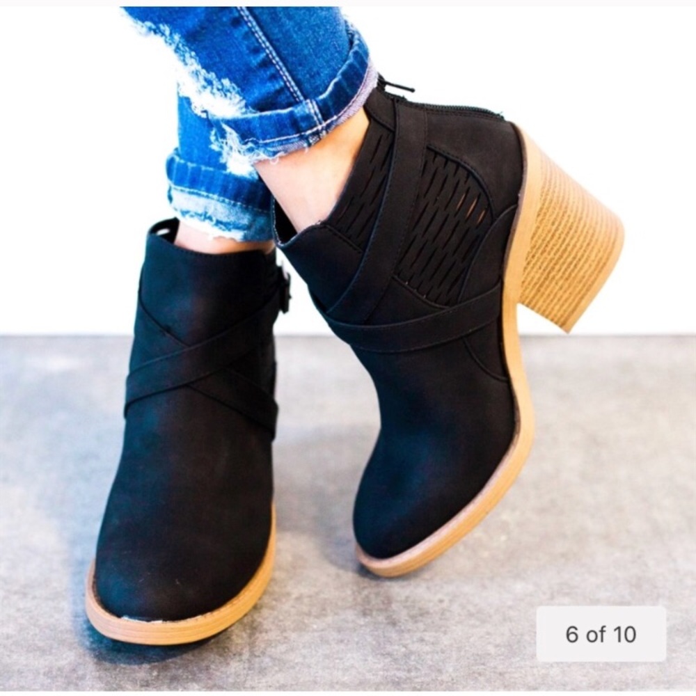 Faux leather black booties with tan heel